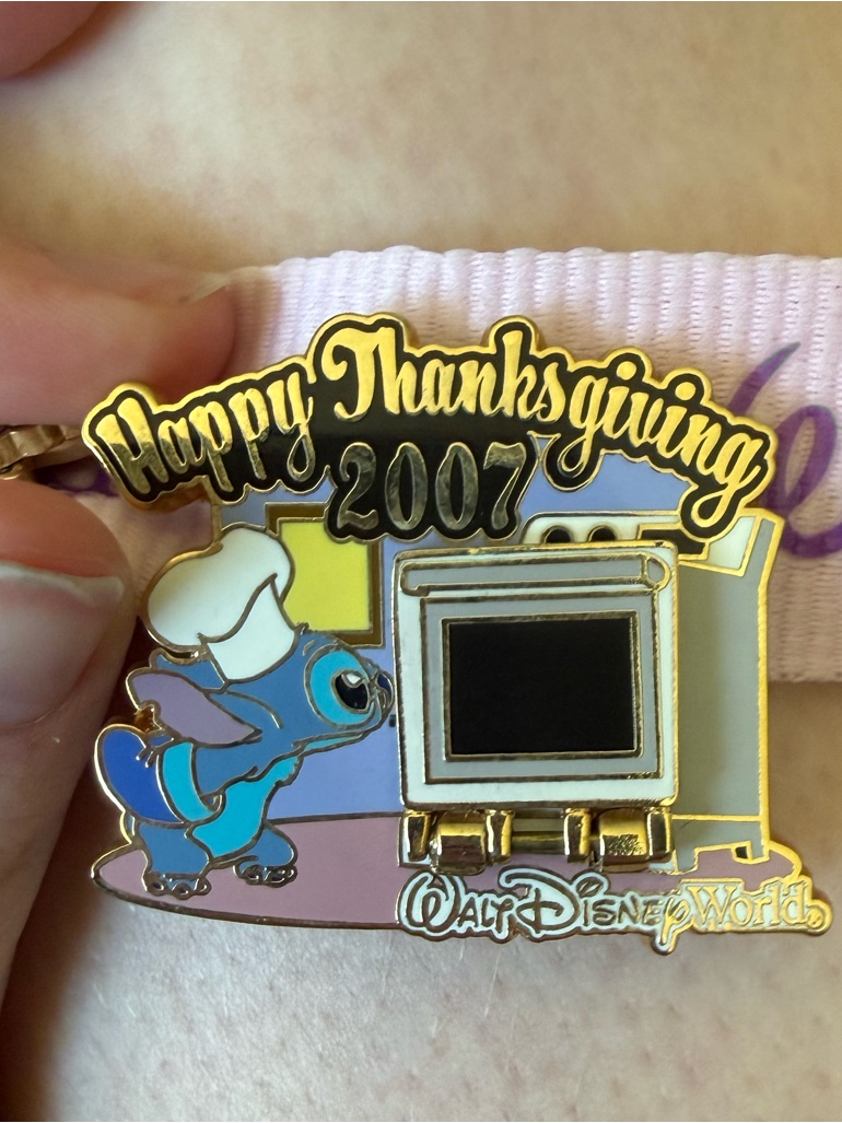 Walt Disney World 'Happy Thanksgiving 2007' Stitch Pin